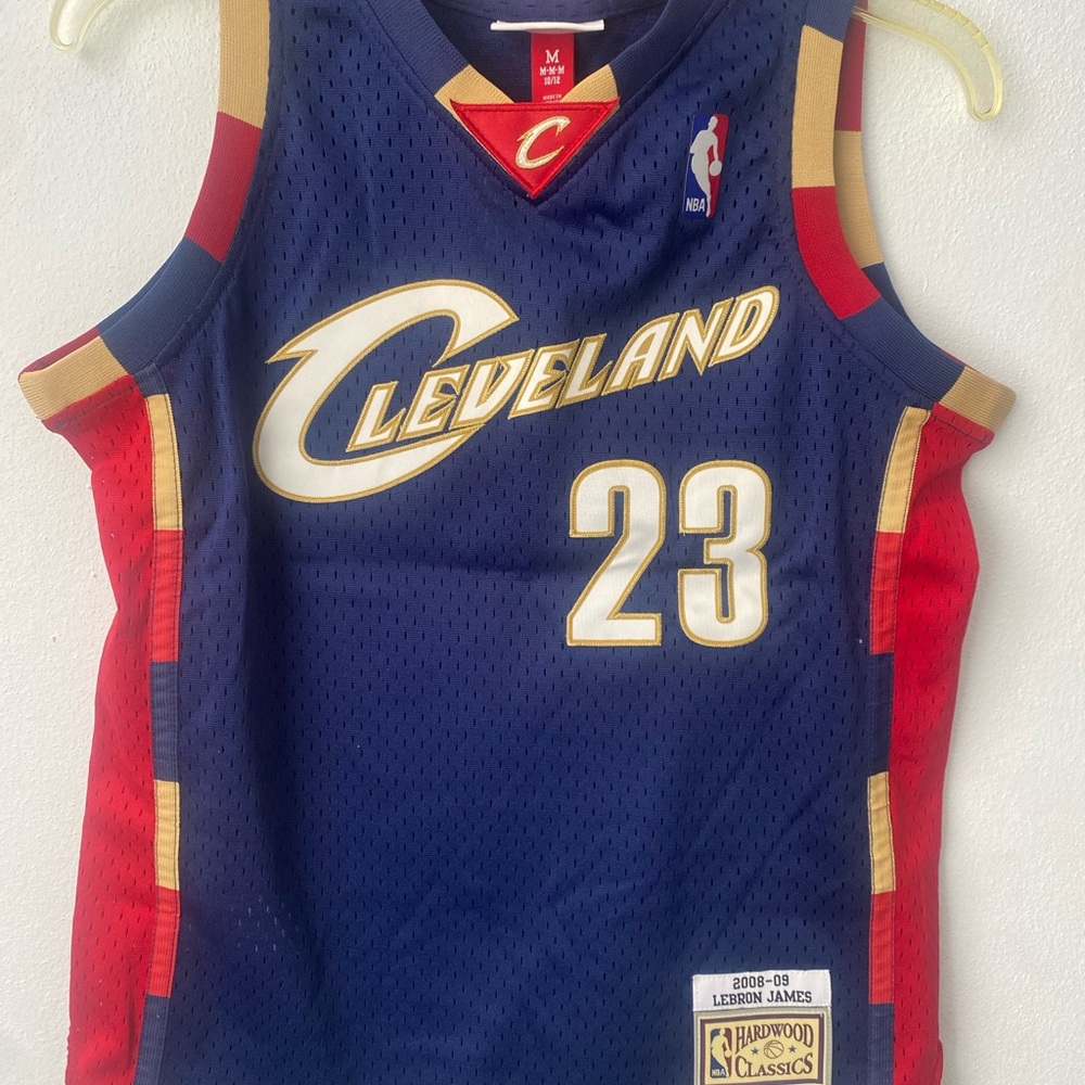 LeBron James Cleveland Jersey - Mitchell & Ness Hardwood Classics Youth Medium